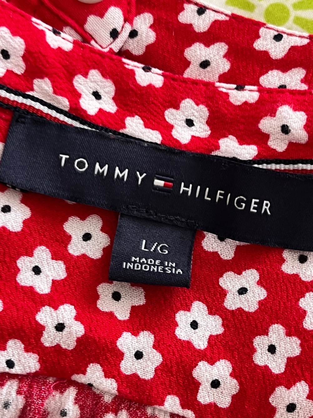 ❤️ Tommy Hilfiger Red Daisy Print Blouse | Classic Preppy Chic | Large - Picture 2 of 12